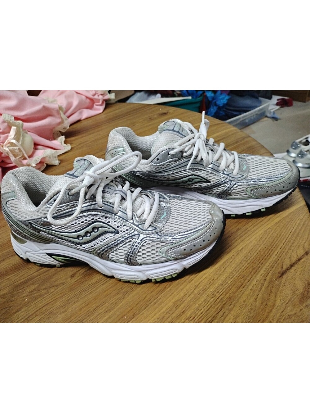 Saucony Women’s Cohesion 4 Running Shoe - Size 9 White/Mint Trail Track Run